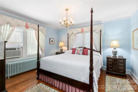 1518 Greenville Highway Hendersonville NC 28792