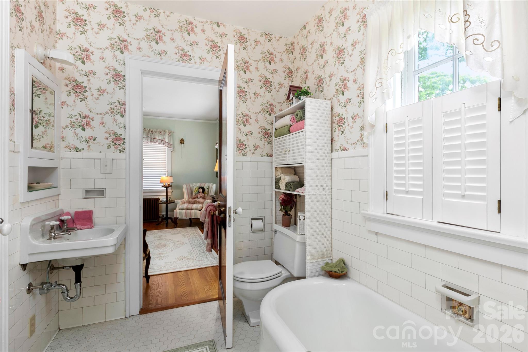 1518 Greenville Highway Hendersonville NC 28792