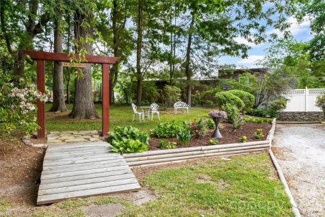 1518 Greenville Highway Hendersonville NC 28792