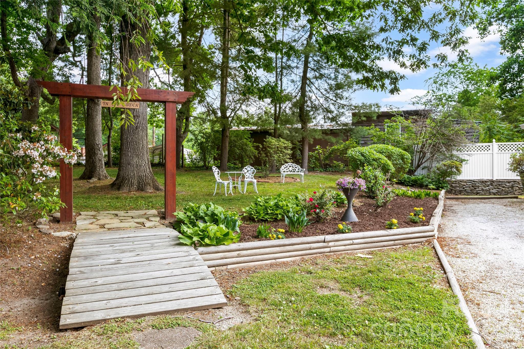 1518 Greenville Highway Hendersonville NC 28792