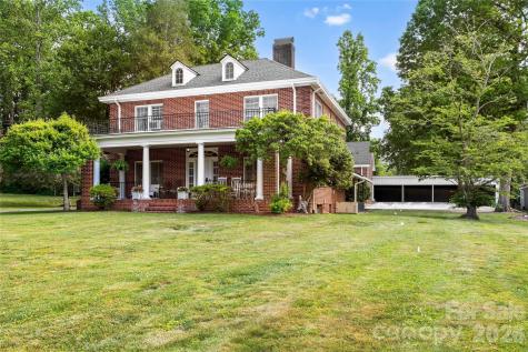 1518 Greenville Highway Hendersonville NC 28792
