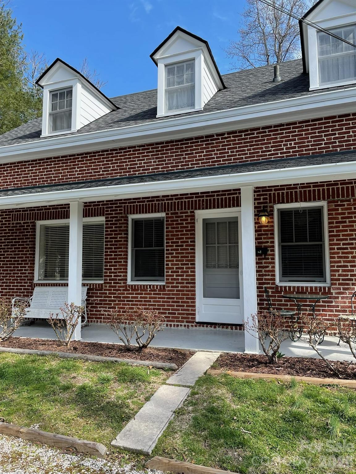 1518 Greenville Highway Hendersonville NC 28792