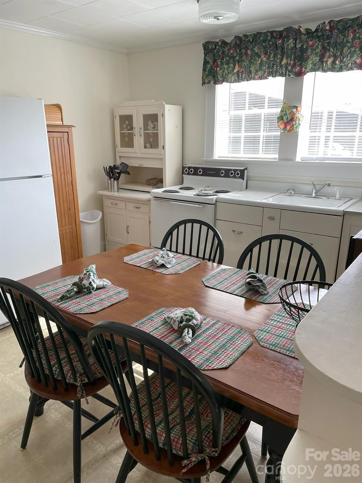 1518 Greenville Highway Hendersonville NC 28792