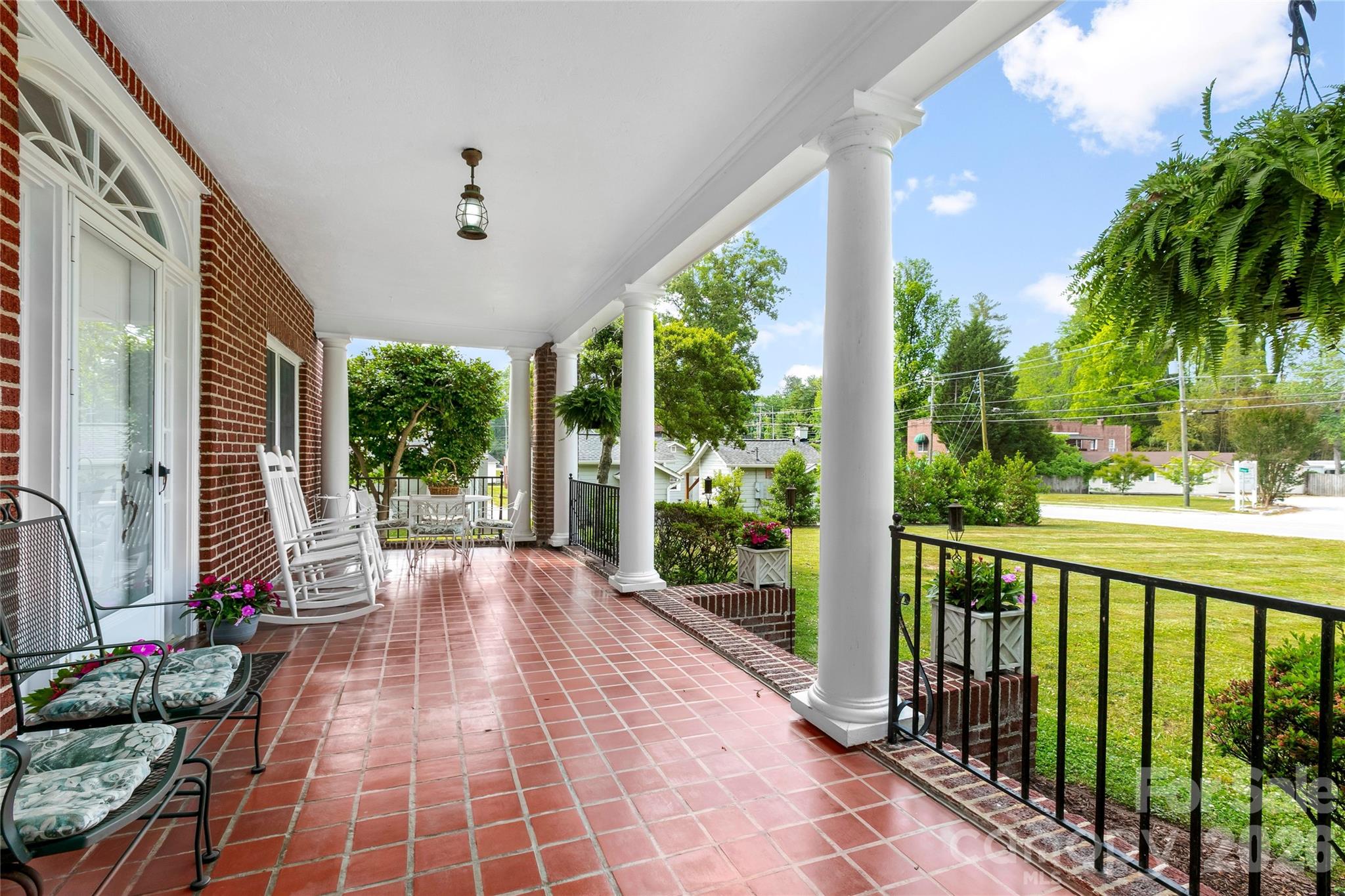 1518 Greenville Highway Hendersonville NC 28792
