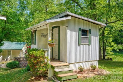 123 Little Rock Way Mill Spring NC 28756