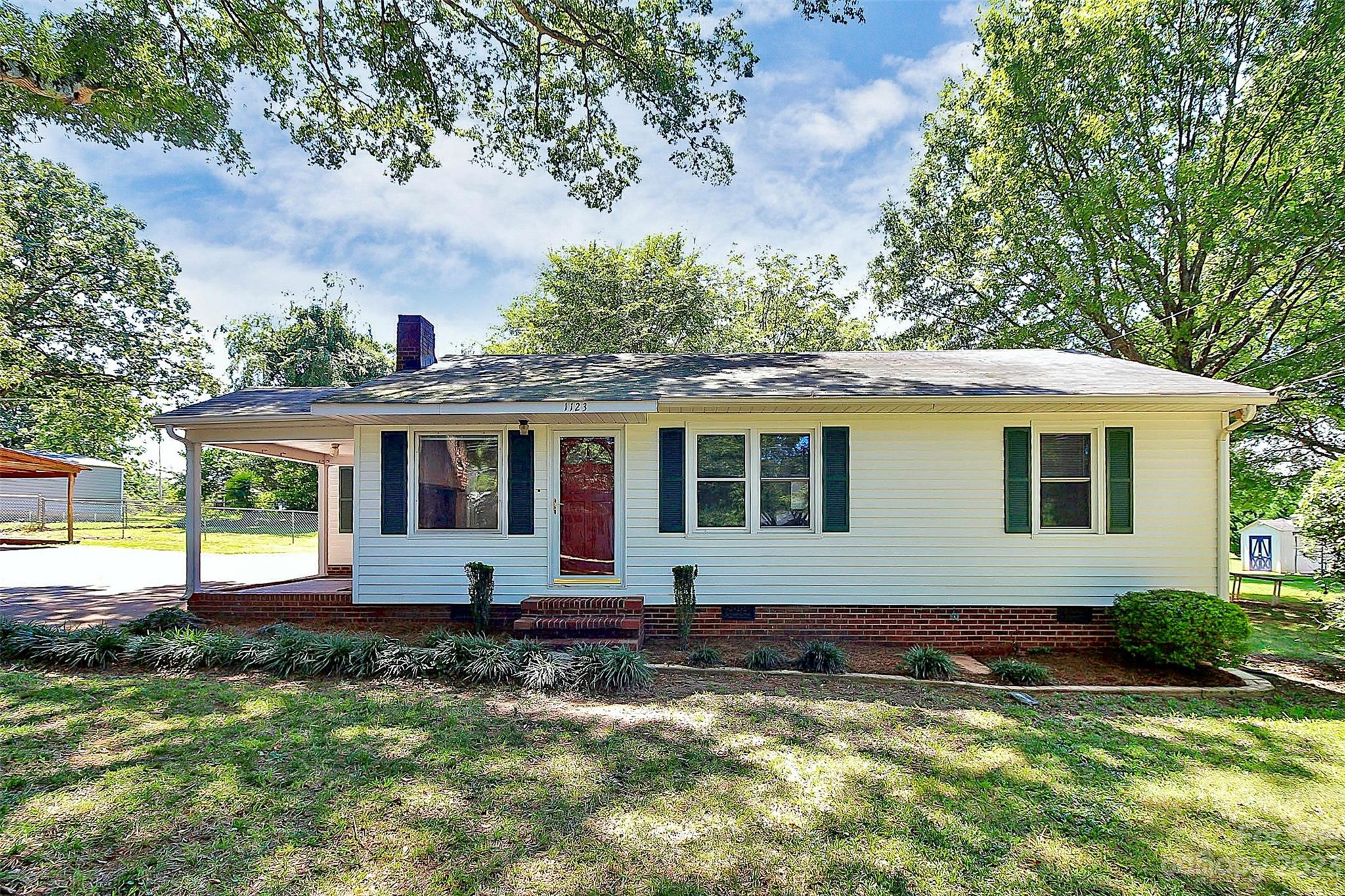 1123 Thompson Avenue Charlotte NC 28216