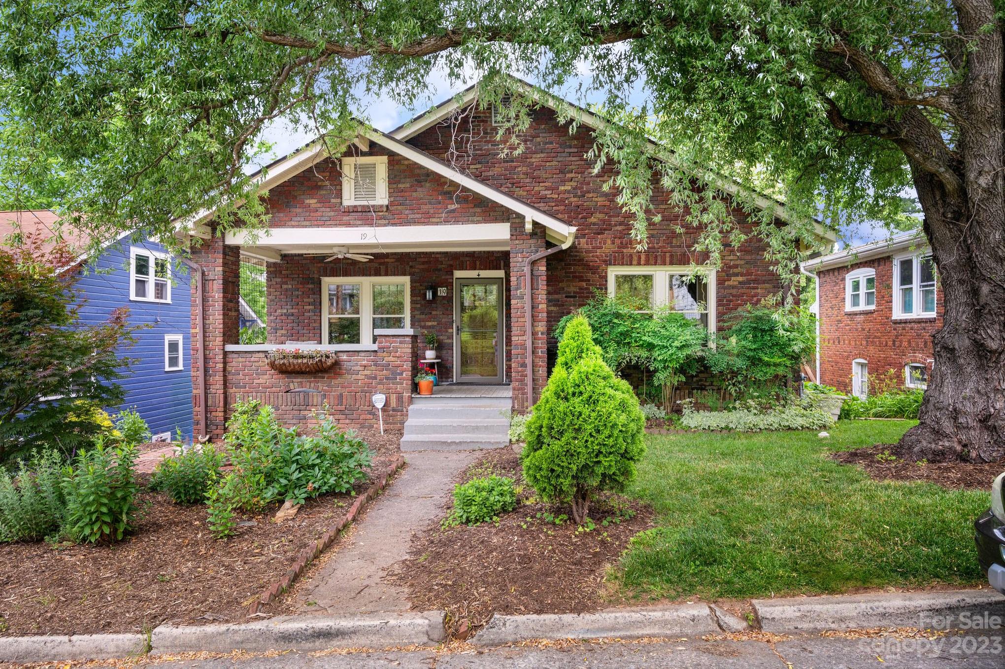 19 Bradley Street Asheville NC 28806