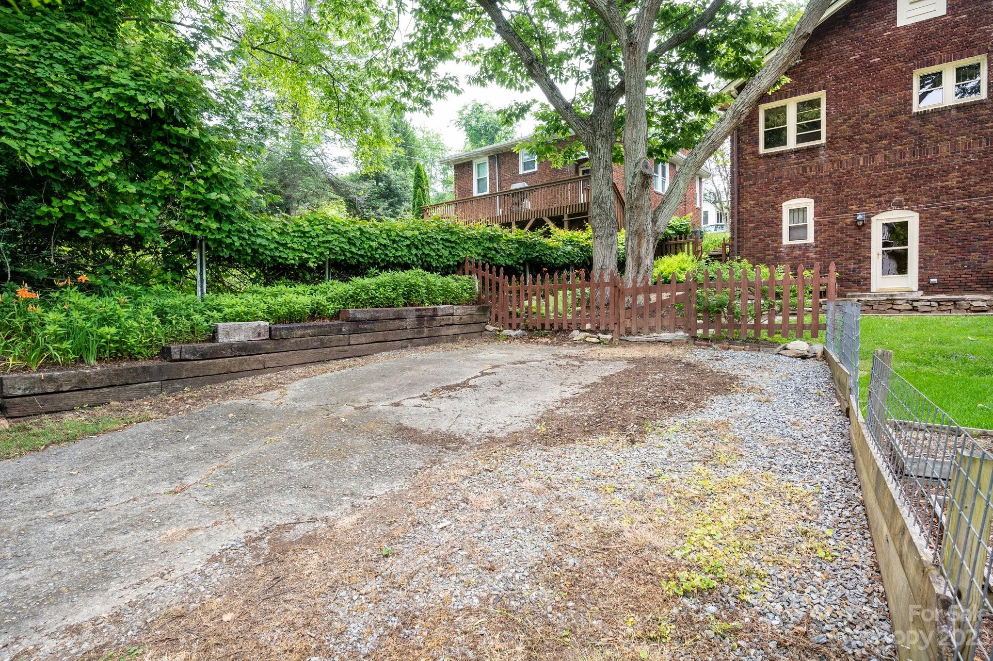 19 Bradley Street Asheville NC 28806
