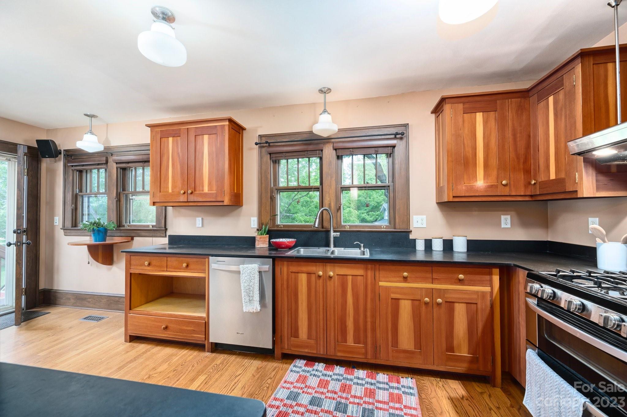 19 Bradley Street Asheville NC 28806