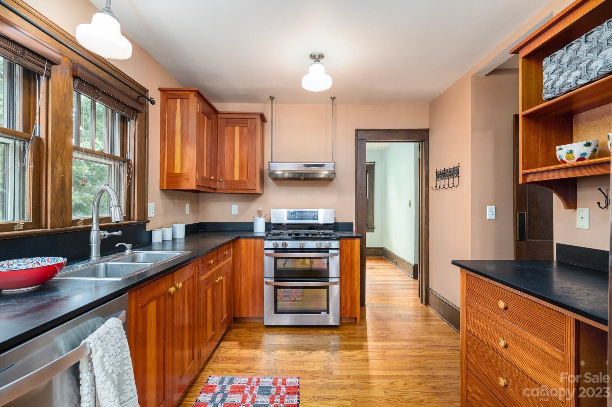 19 Bradley Street Asheville NC 28806
