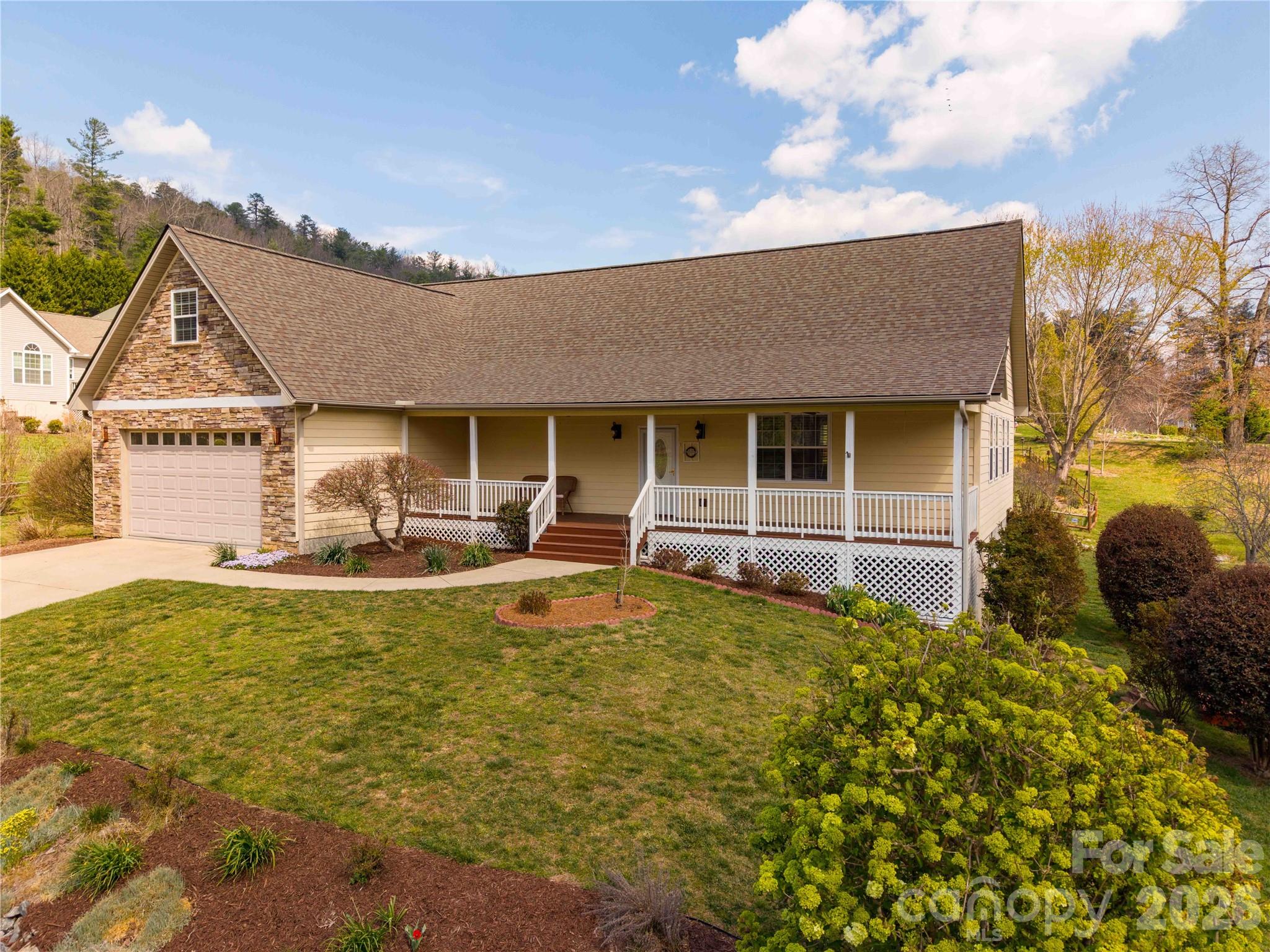 291 N Crab Meadow Drive Hendersonville NC 28739