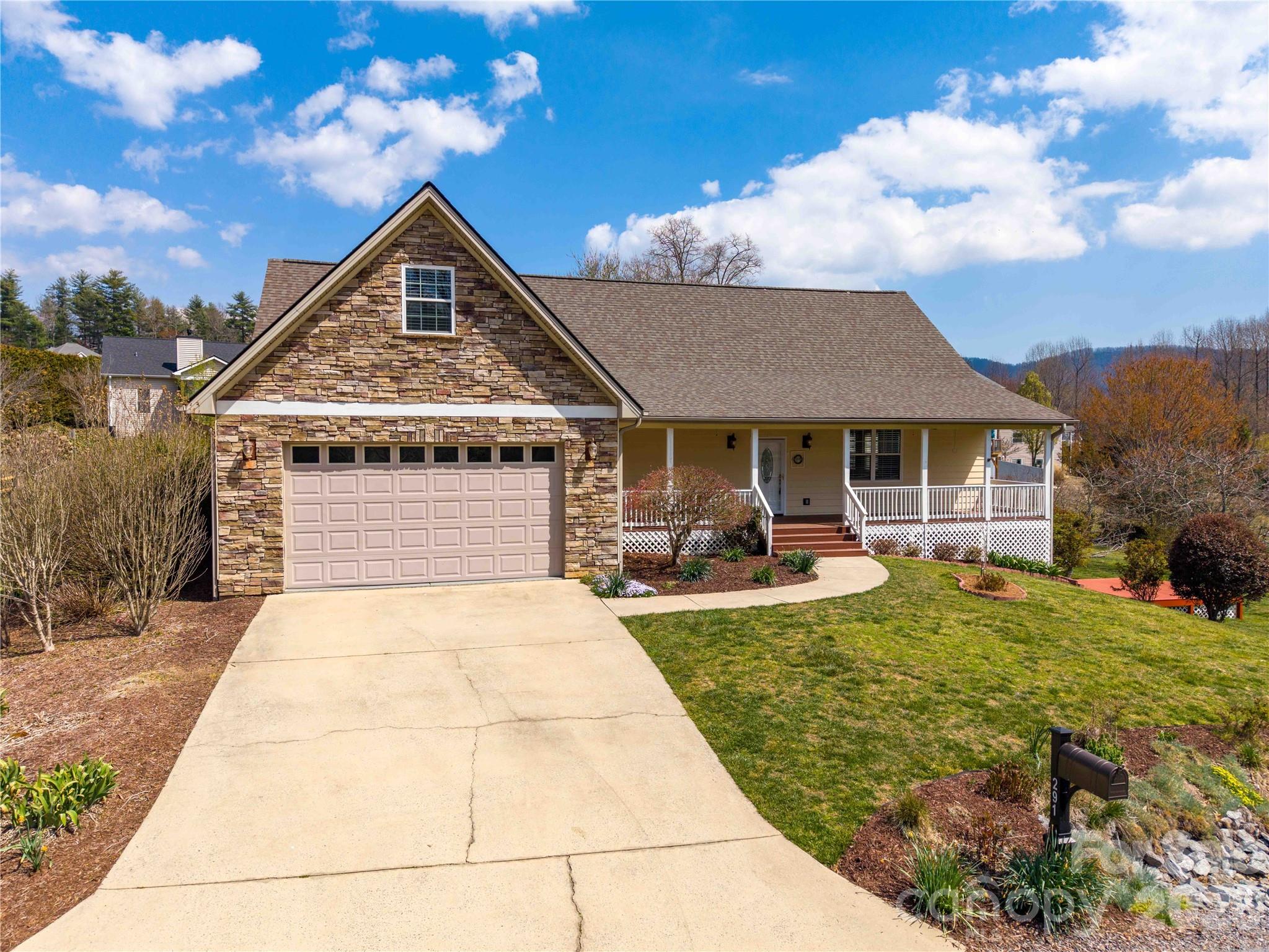 291 N Crab Meadow Drive Hendersonville NC 28739