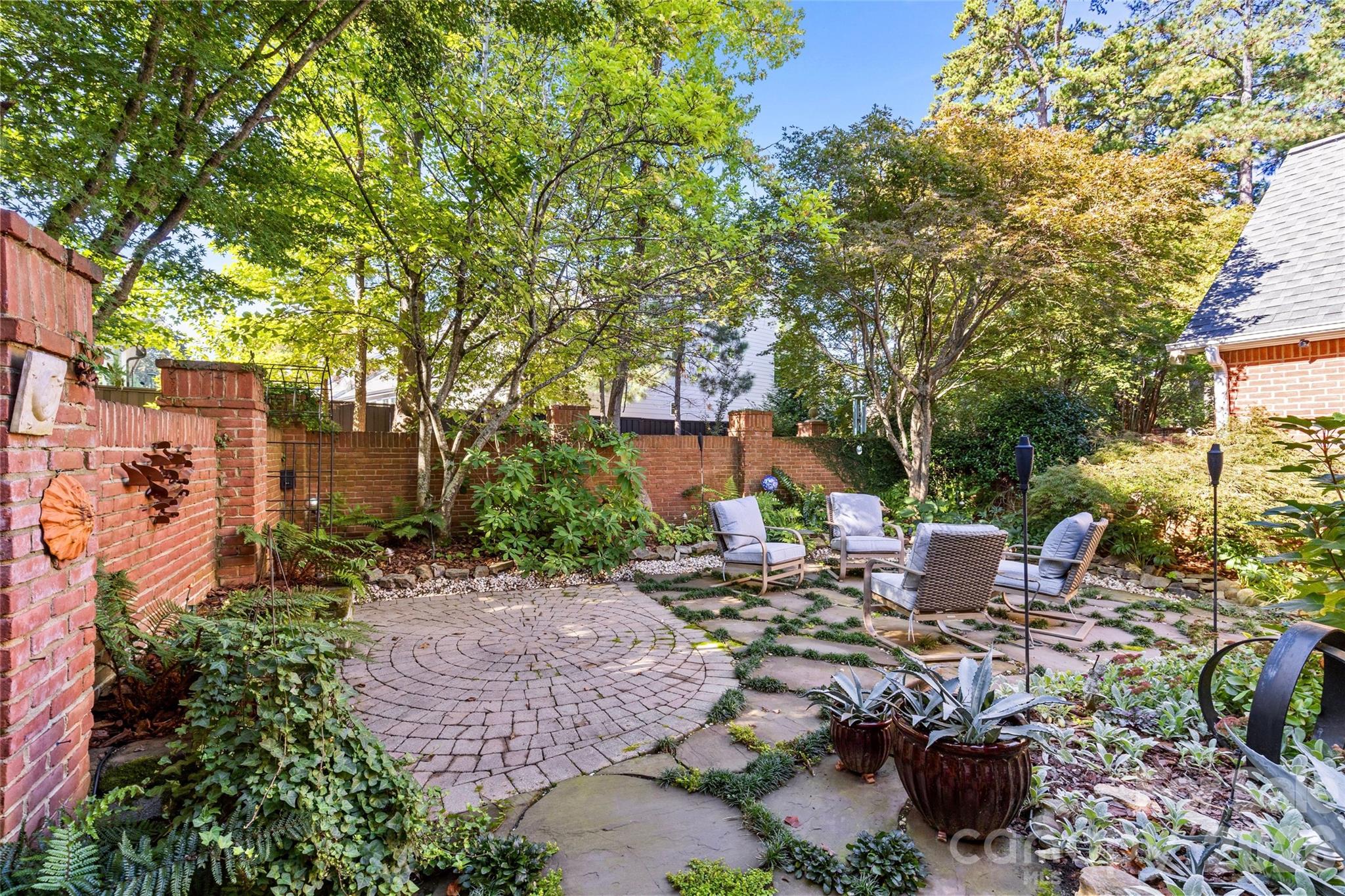 6029 Sharon Road Charlotte NC 28210