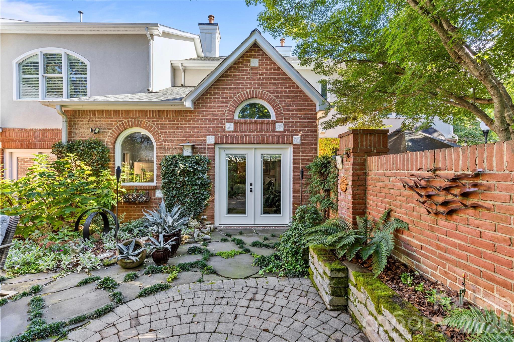 6029 Sharon Road Charlotte NC 28210