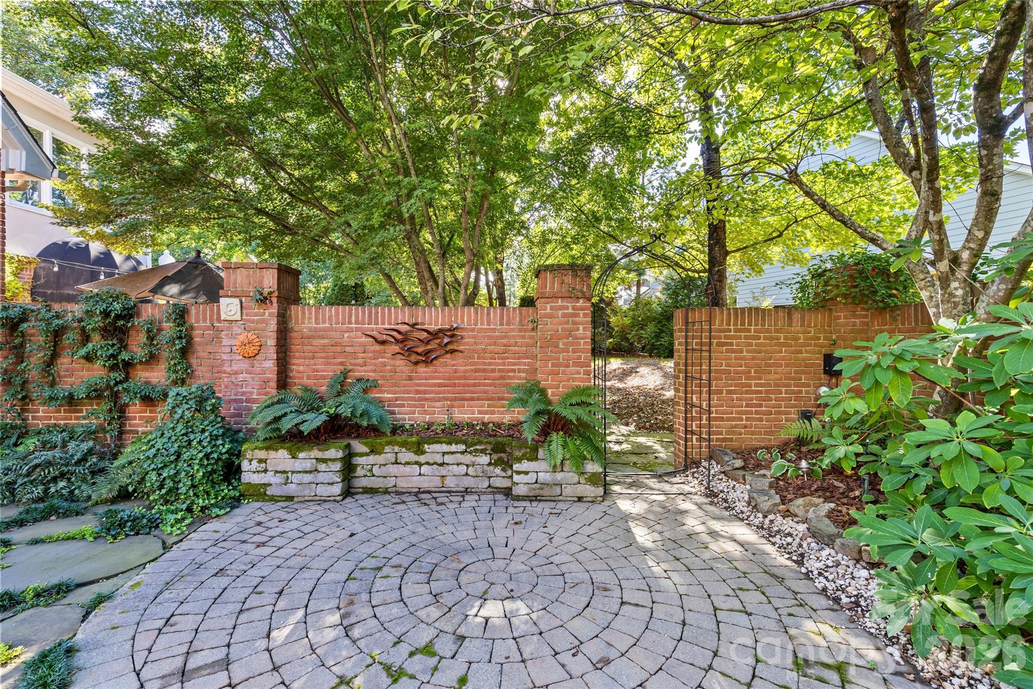 6029 Sharon Road Charlotte NC 28210