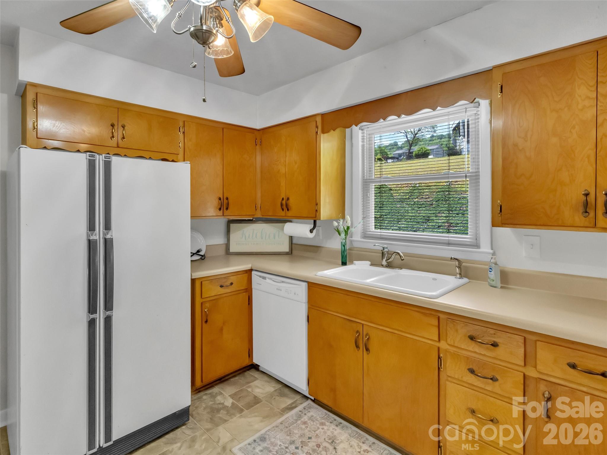 250 Reeves Cove Road Candler NC 28715