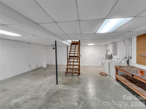 250 Reeves Cove Road Candler NC 28715