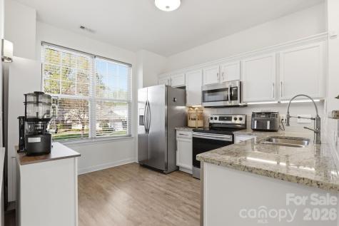 2814 Avalon Loop Road Charlotte NC 28269