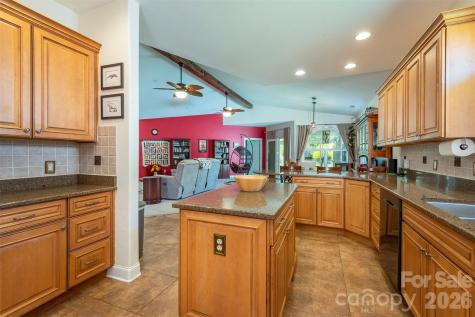 39 Pacifico Drive Asheville NC 28806