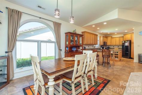 39 Pacifico Drive Asheville NC 28806