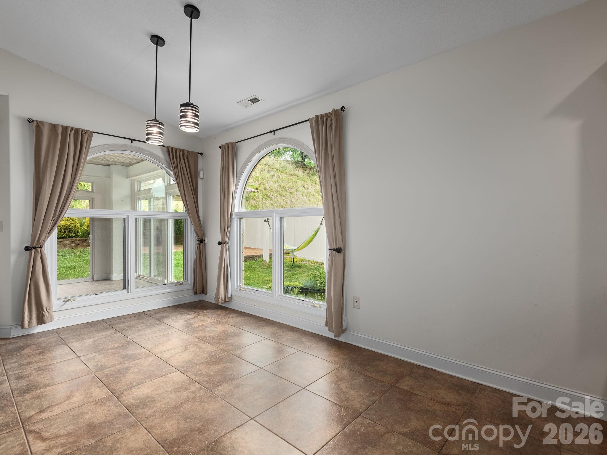 39 Pacifico Drive Asheville NC 28806