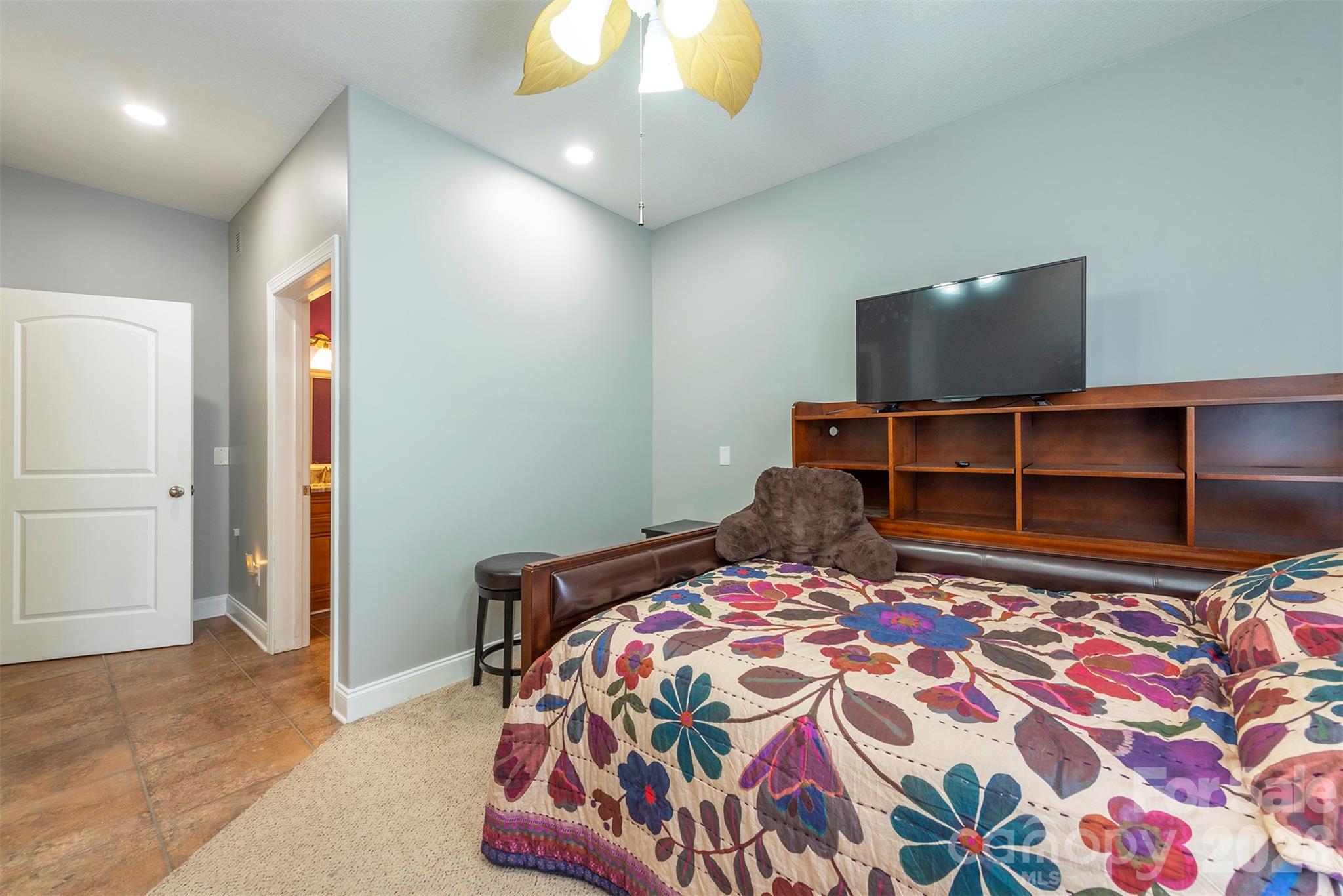 39 Pacifico Drive Asheville NC 28806