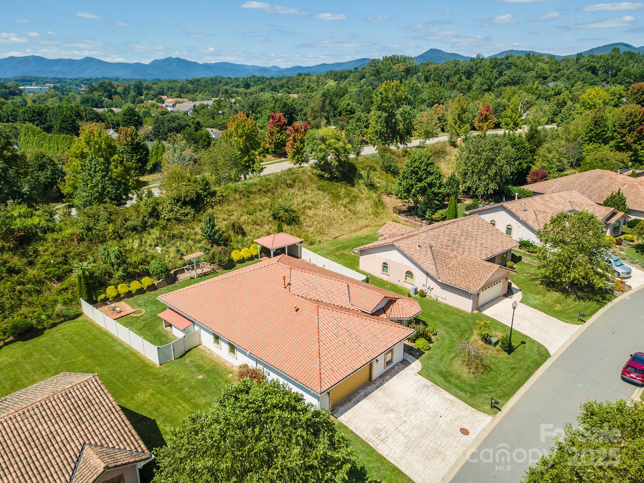 39 Pacifico Drive Asheville NC 28806