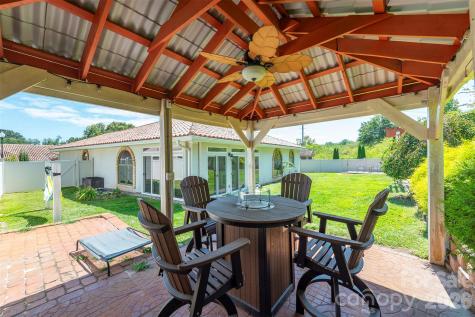 39 Pacifico Drive Asheville NC 28806