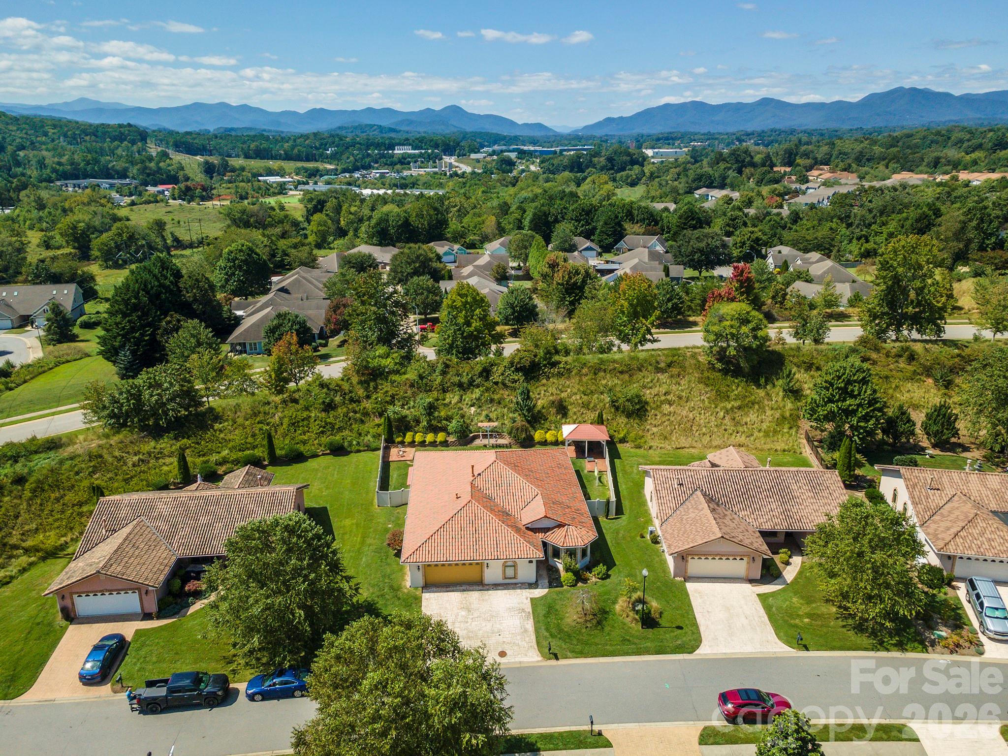 39 Pacifico Drive Asheville NC 28806