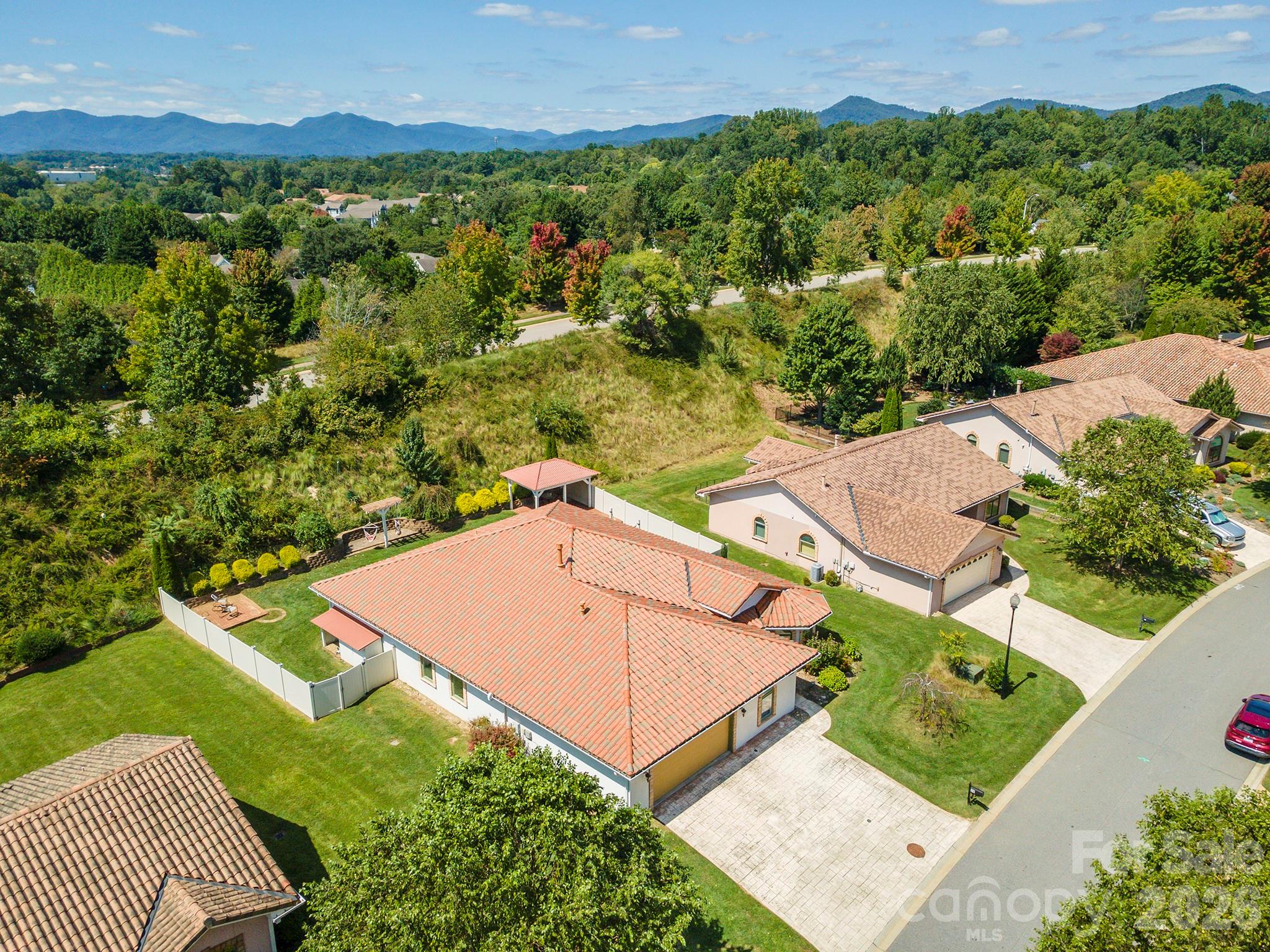 39 Pacifico Drive Asheville NC 28806