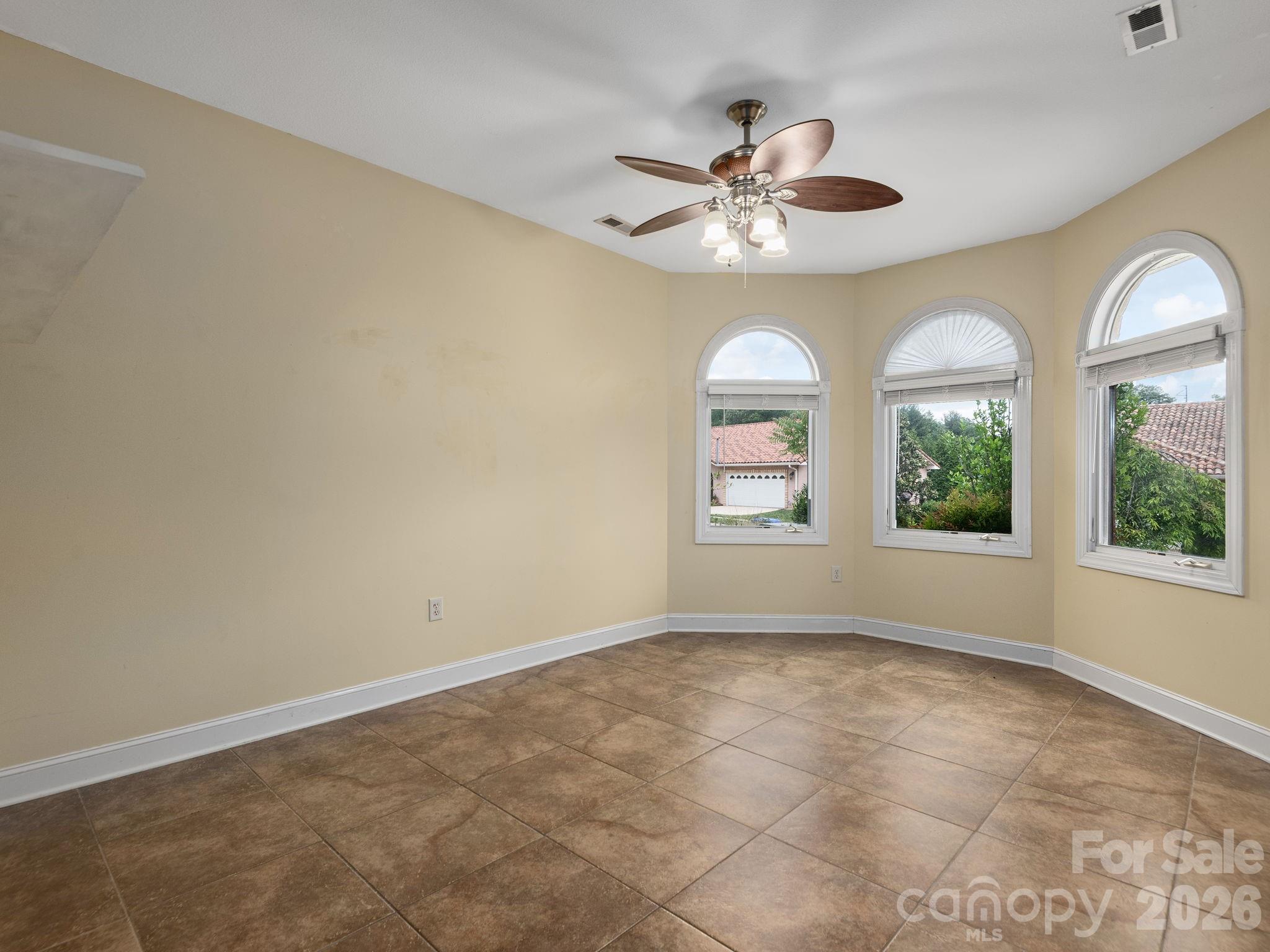 39 Pacifico Drive Asheville NC 28806