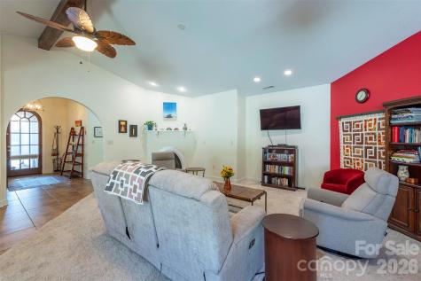 39 Pacifico Drive Asheville NC 28806