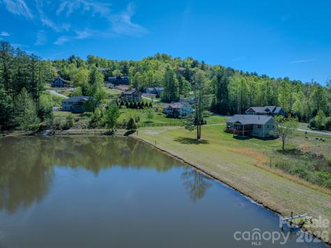 92 Crystal Heights Drive Hendersonville NC 28739
