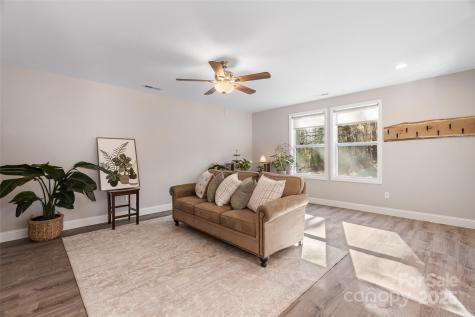 95 Eastabrook Avenue Brevard NC 28712