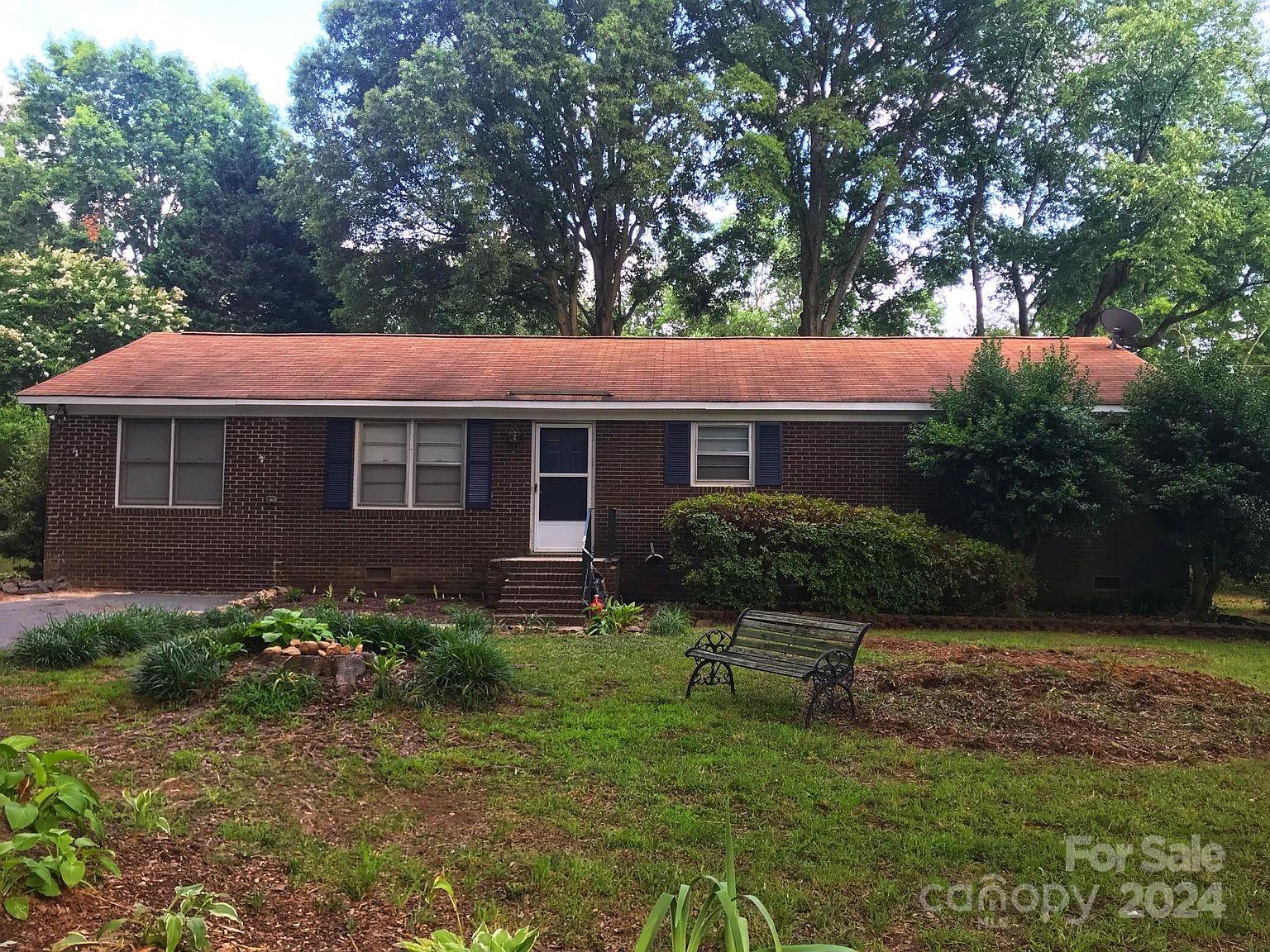 1300 Stallings Road Matthews NC 28104
