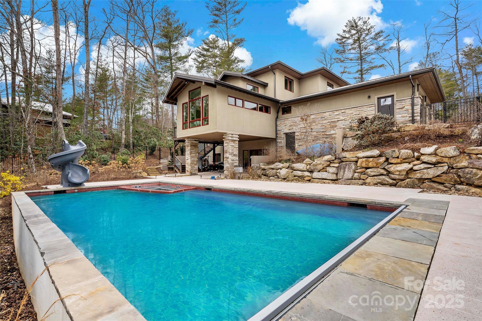 27 Hawberry Court Asheville NC 28805