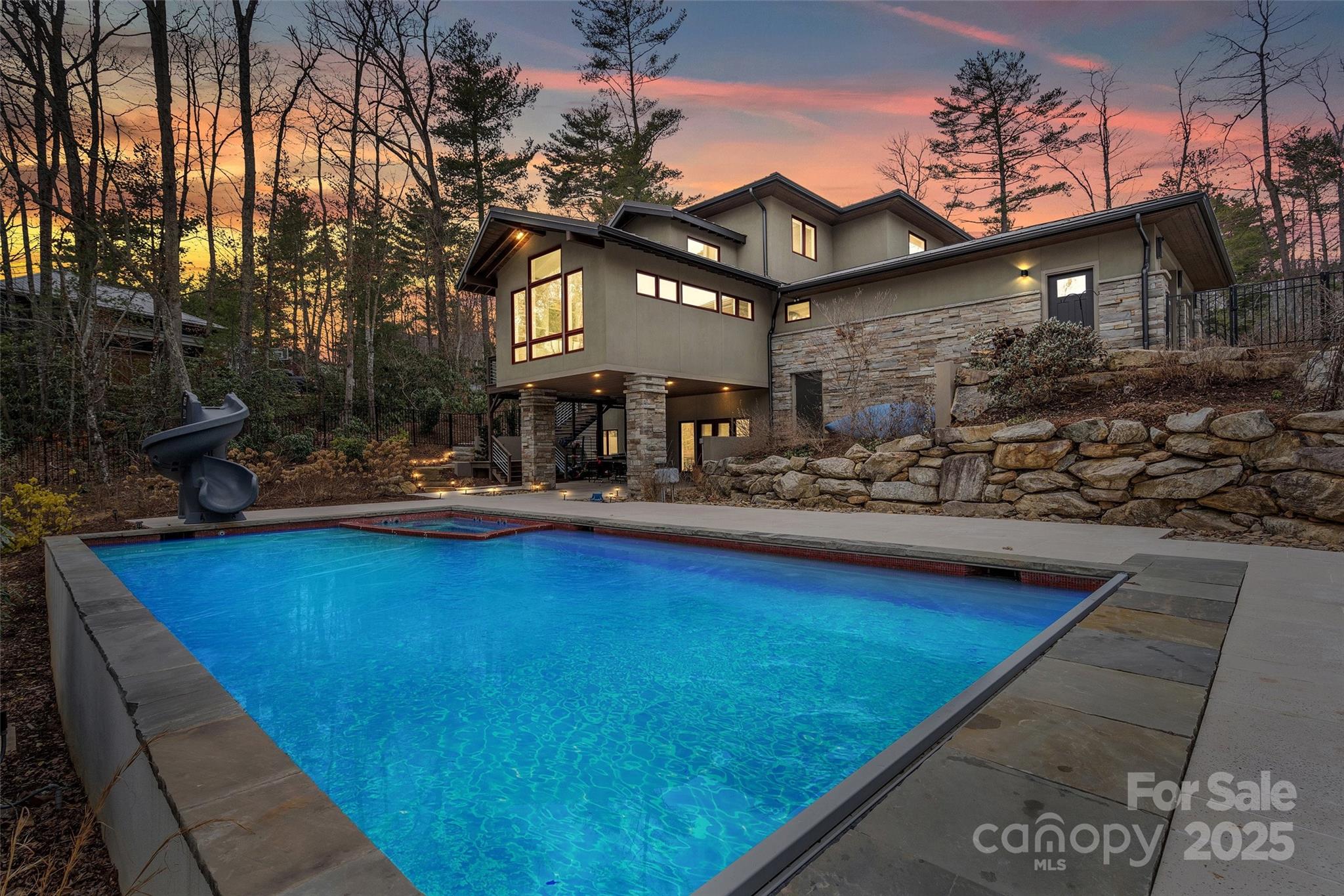 27 Hawberry Court Asheville NC 28805