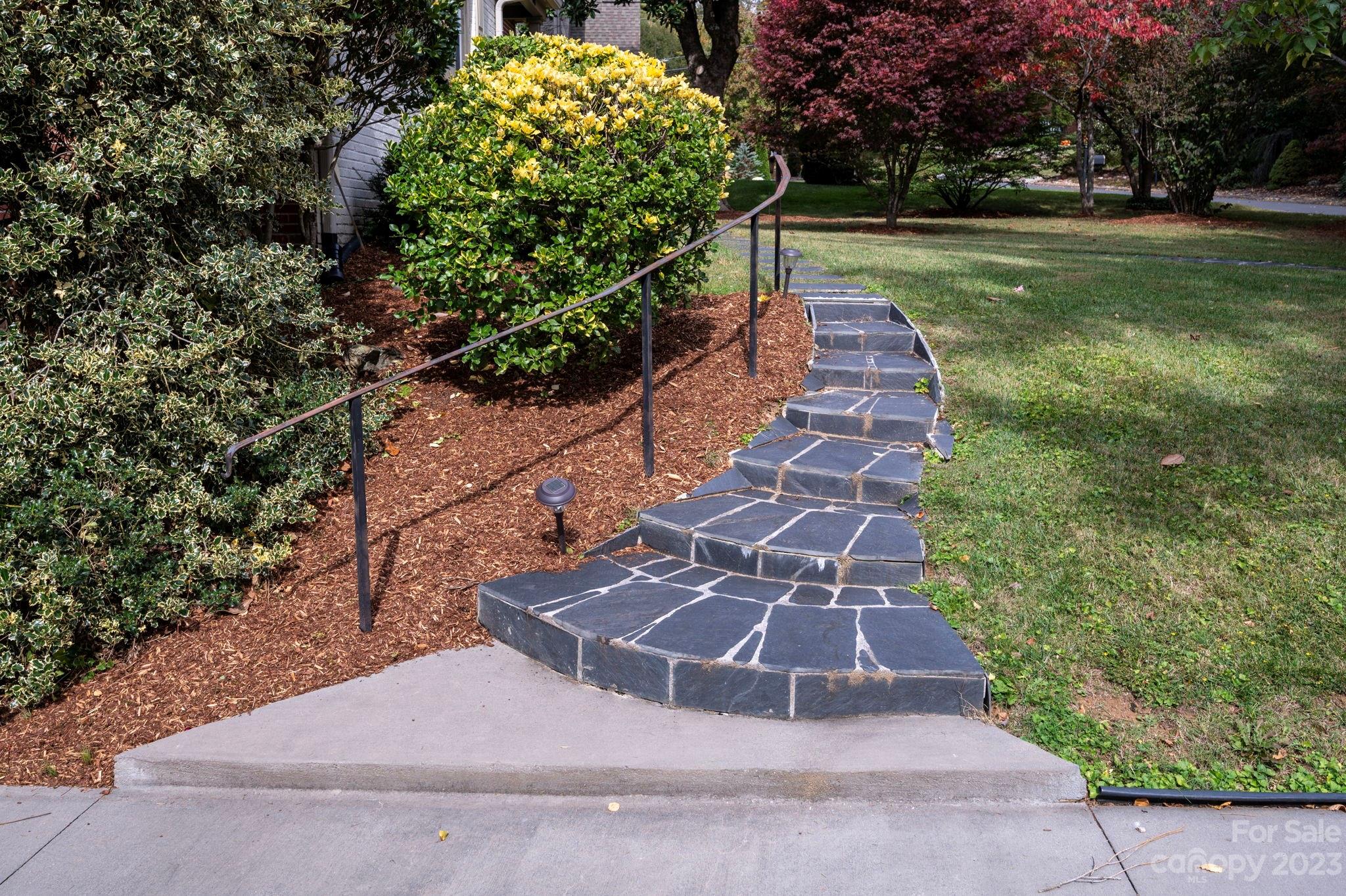68 Edgelawn Road Asheville NC 28804