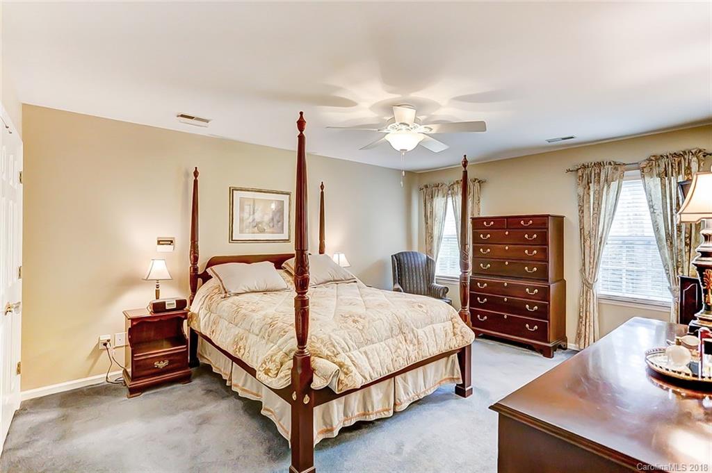 5619 Ivygate Lane Charlotte NC 28226