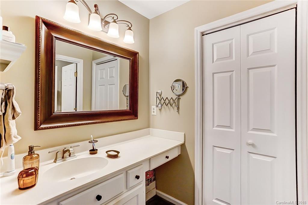 5619 Ivygate Lane Charlotte NC 28226