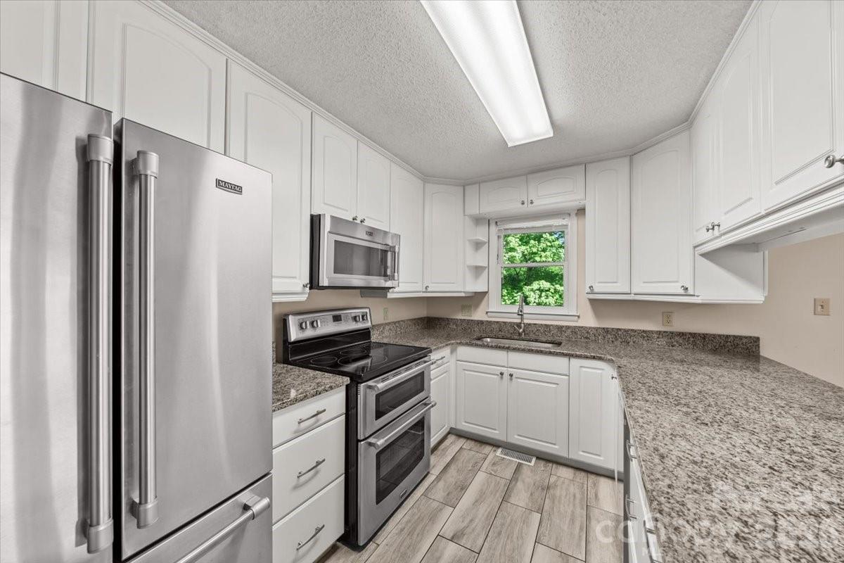 330 Hillview Drive Lexington NC 27292