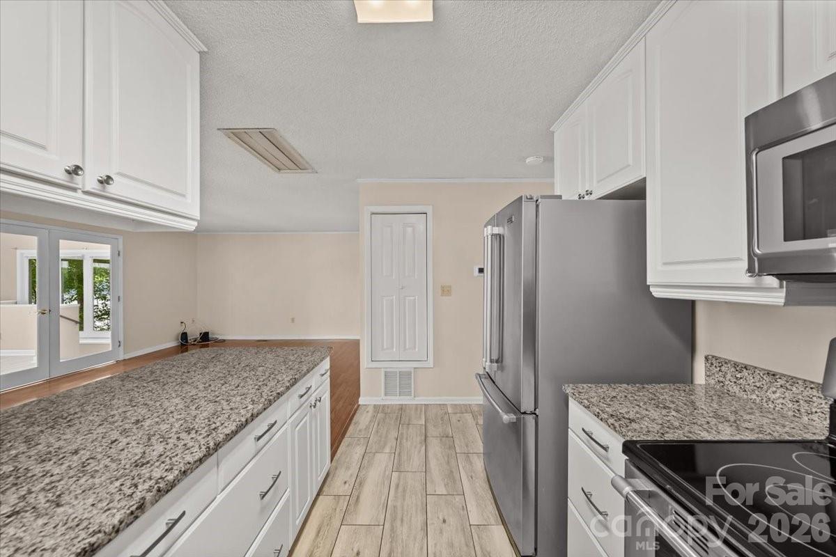330 Hillview Drive Lexington NC 27292