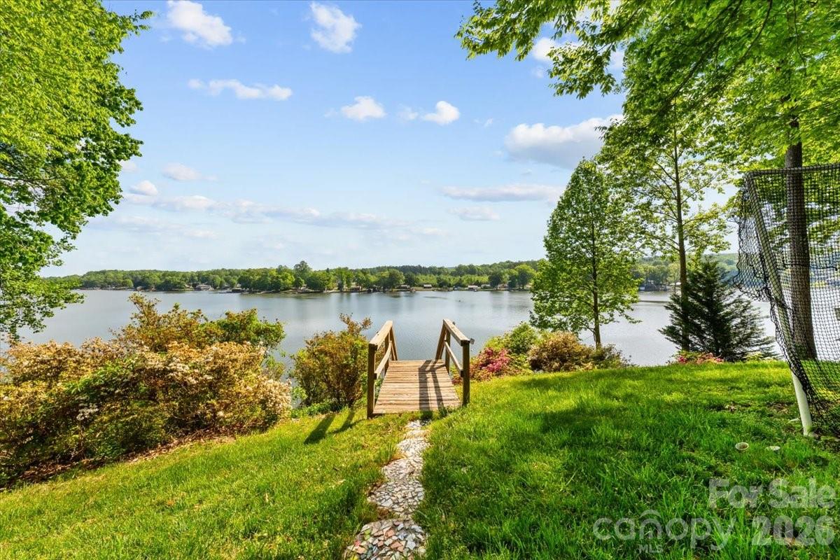 330 Hillview Drive Lexington NC 27292