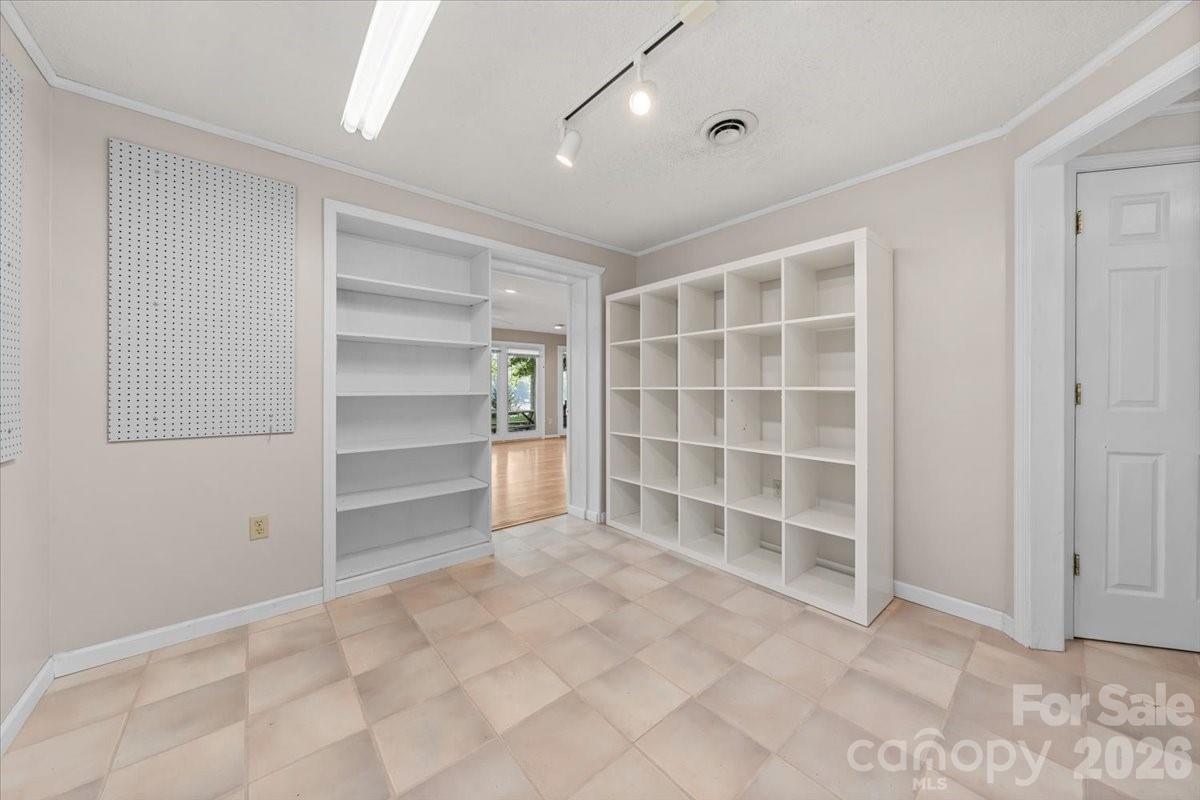 330 Hillview Drive Lexington NC 27292