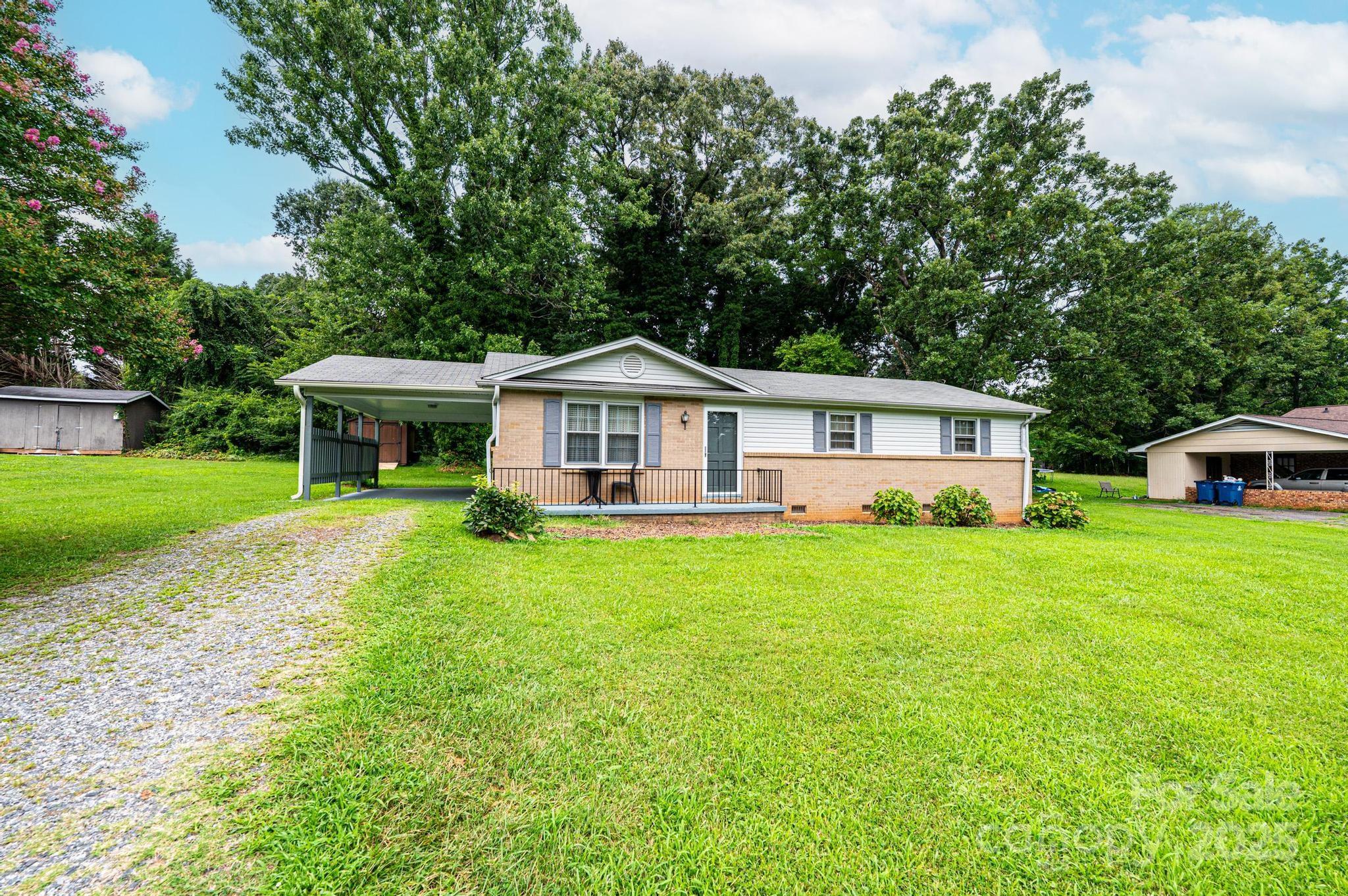 2131 24th Street NE Hickory NC 28601