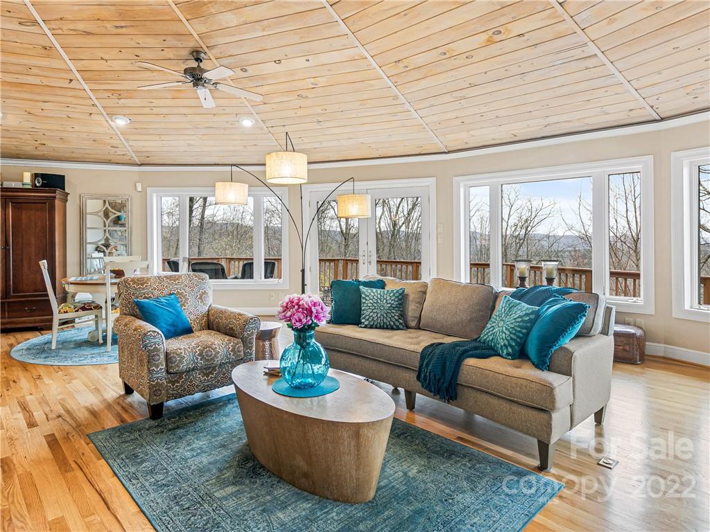 98 Ivy Cove Road Fairview NC 28730