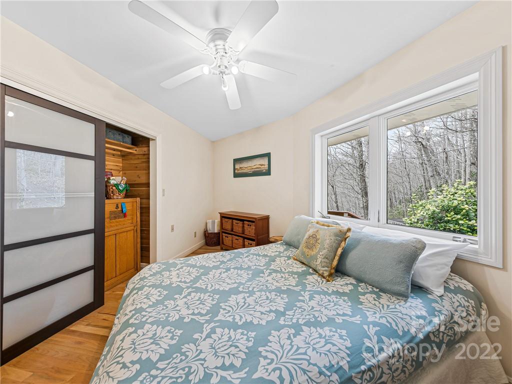 98 Ivy Cove Road Fairview NC 28730