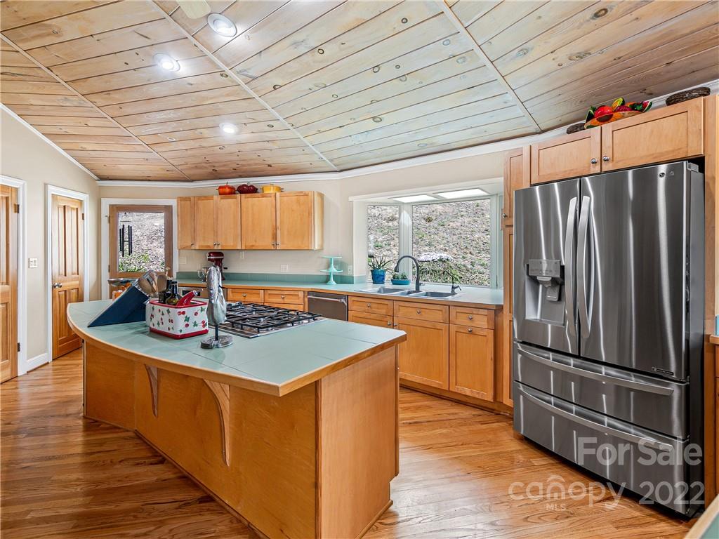 98 Ivy Cove Road Fairview NC 28730