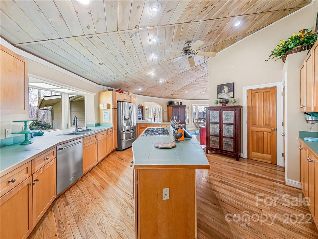 98 Ivy Cove Road Fairview NC 28730