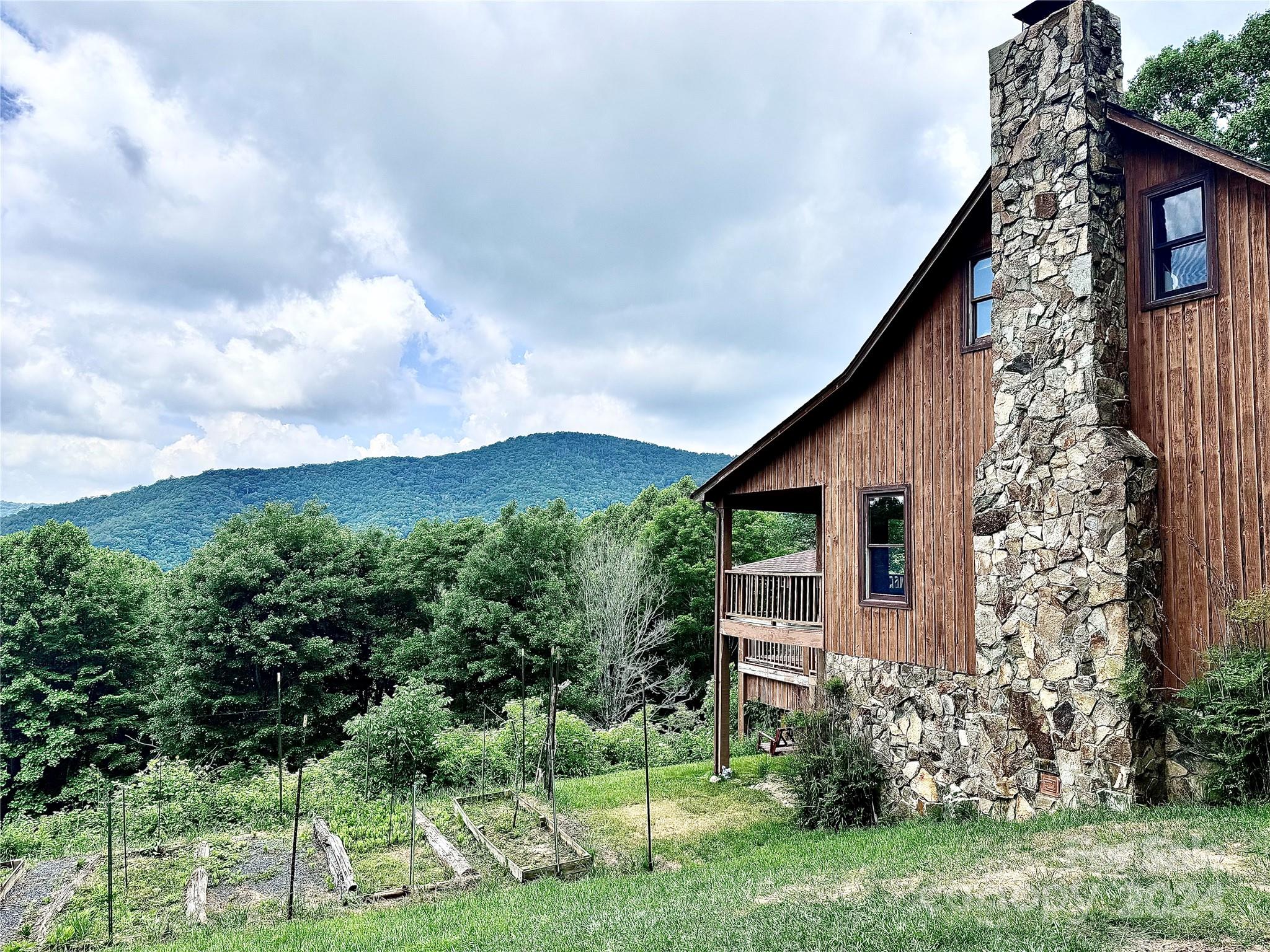 482 Misty Cove Road Bakersville NC 28705